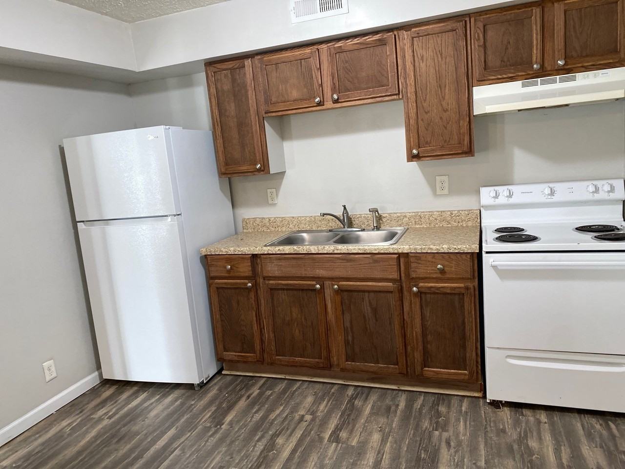 1000 Hollywood Drive #11 - Photo 2 of 5