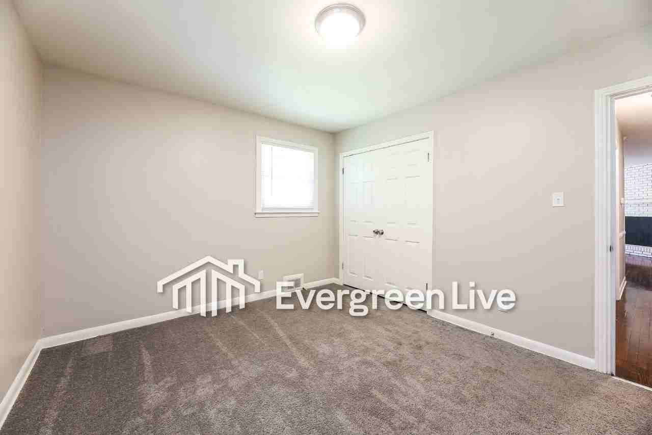 723 Ridgedale Dr - Photo 4 of 14