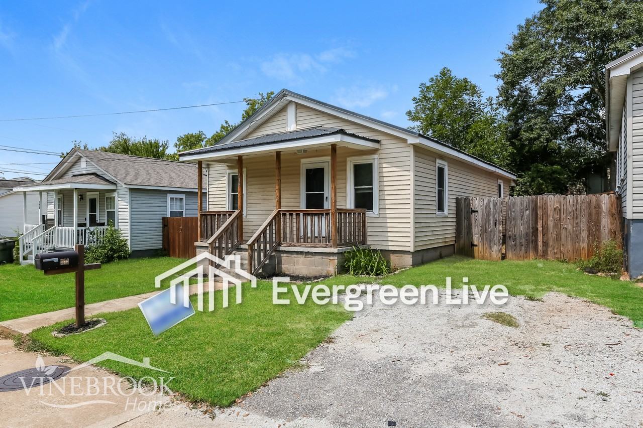 218 Spartanburg St - Photo 2 of 16