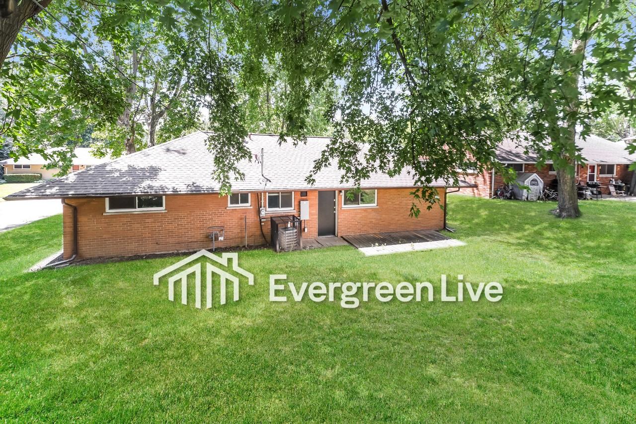 4606 Winchester Dr - Photo 4 of 16