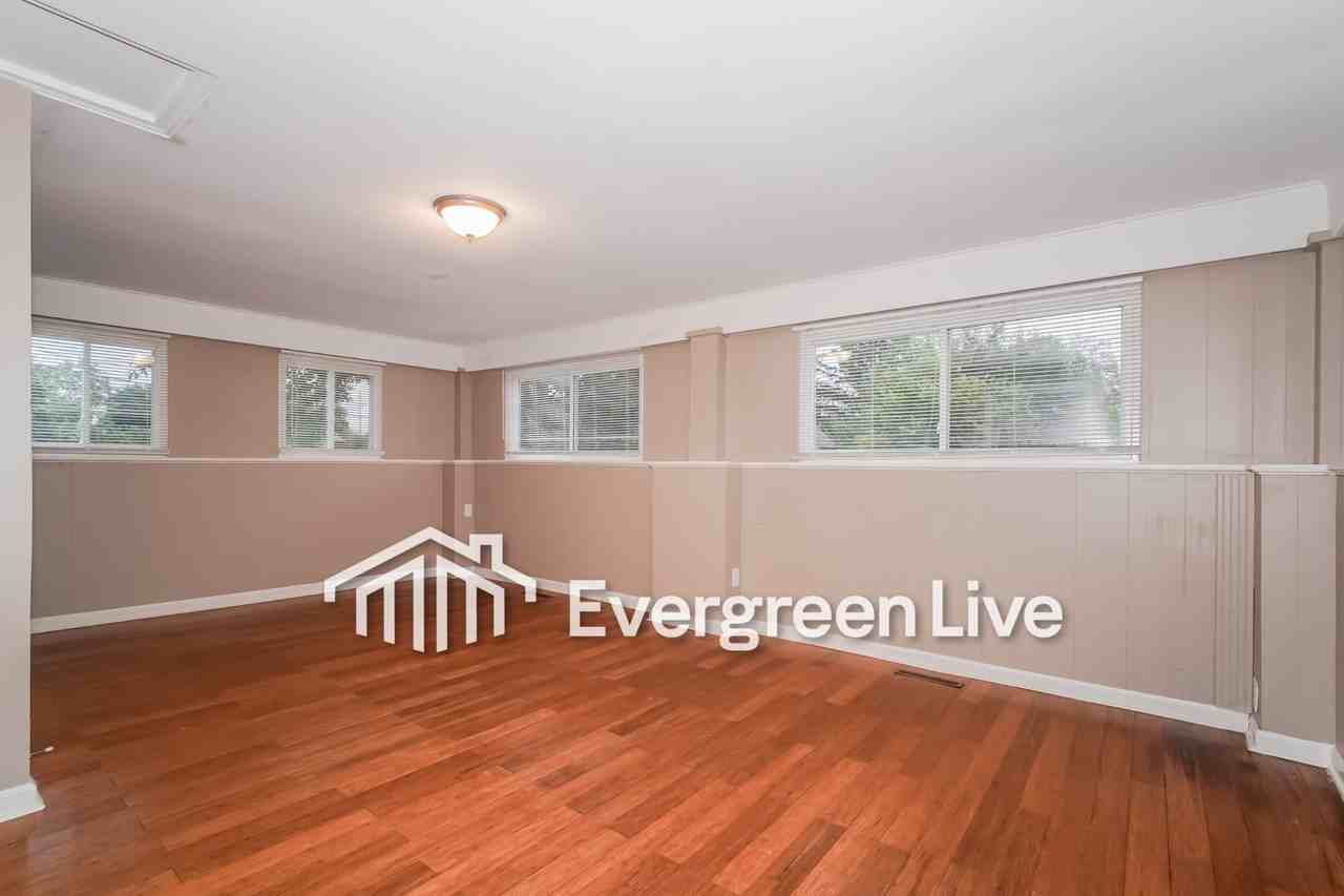 1144 Chelsea Ave - Photo 4 of 16