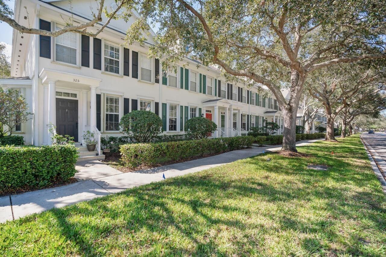 329 Legare Court - Photo 2 of 21