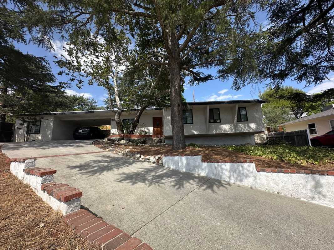 3363 Santa Carlotta St