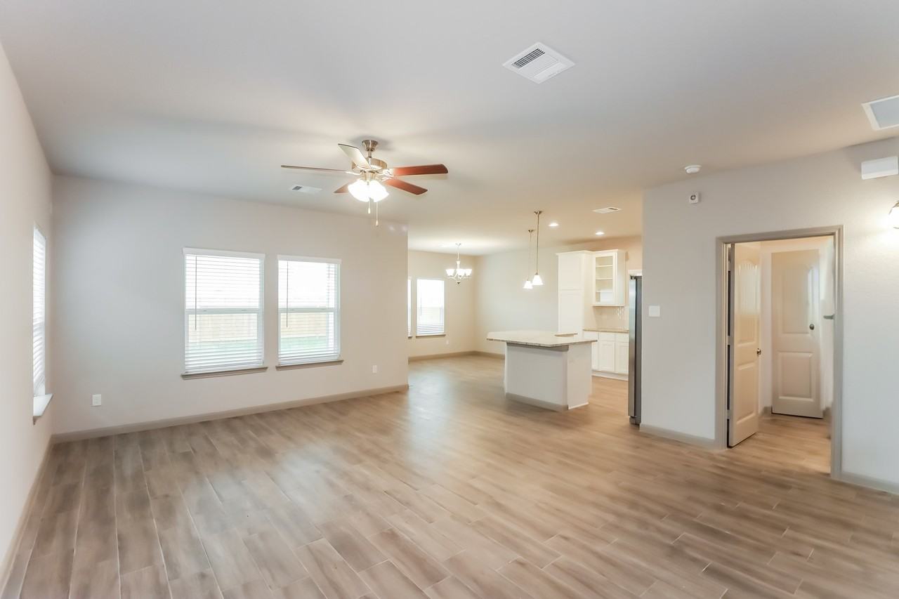 7943 Cypress Country Dr - Photo 3 of 22