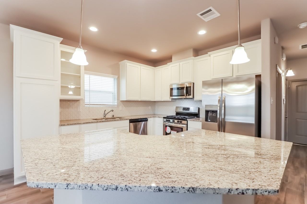 7943 Cypress Country Dr - Photo 6 of 22