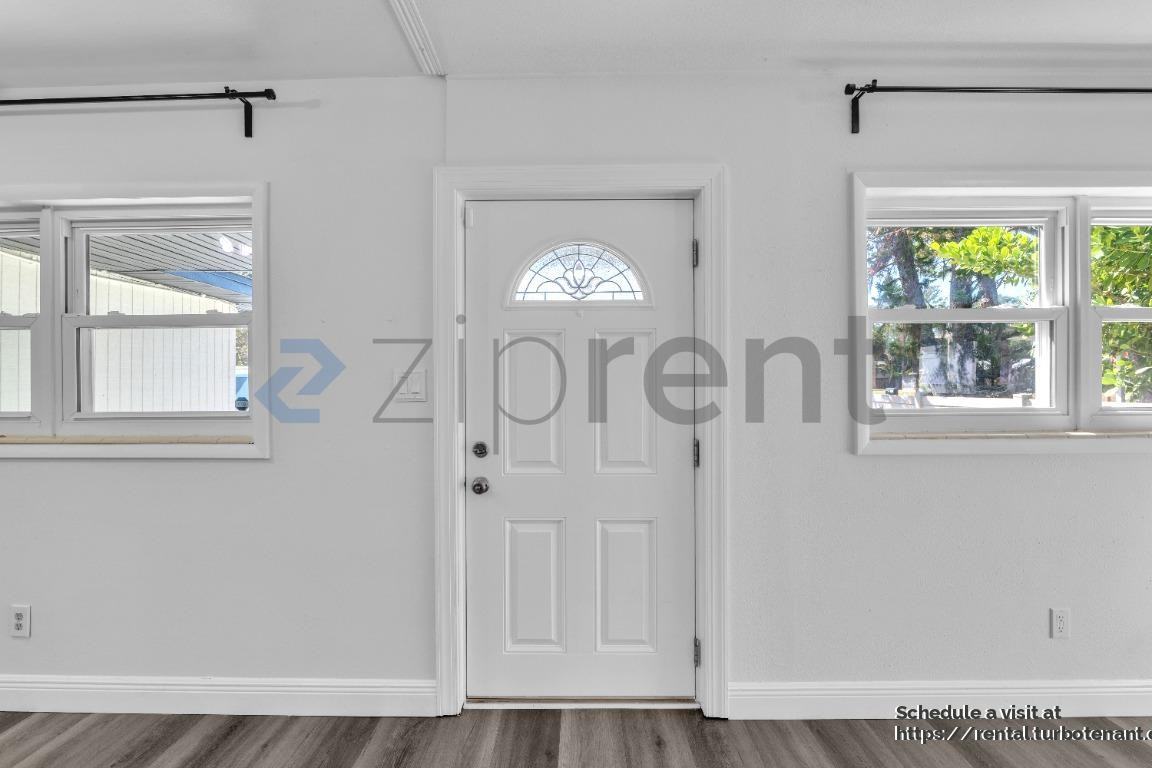 3321 W Iowa Ave - Photo 2 of 23