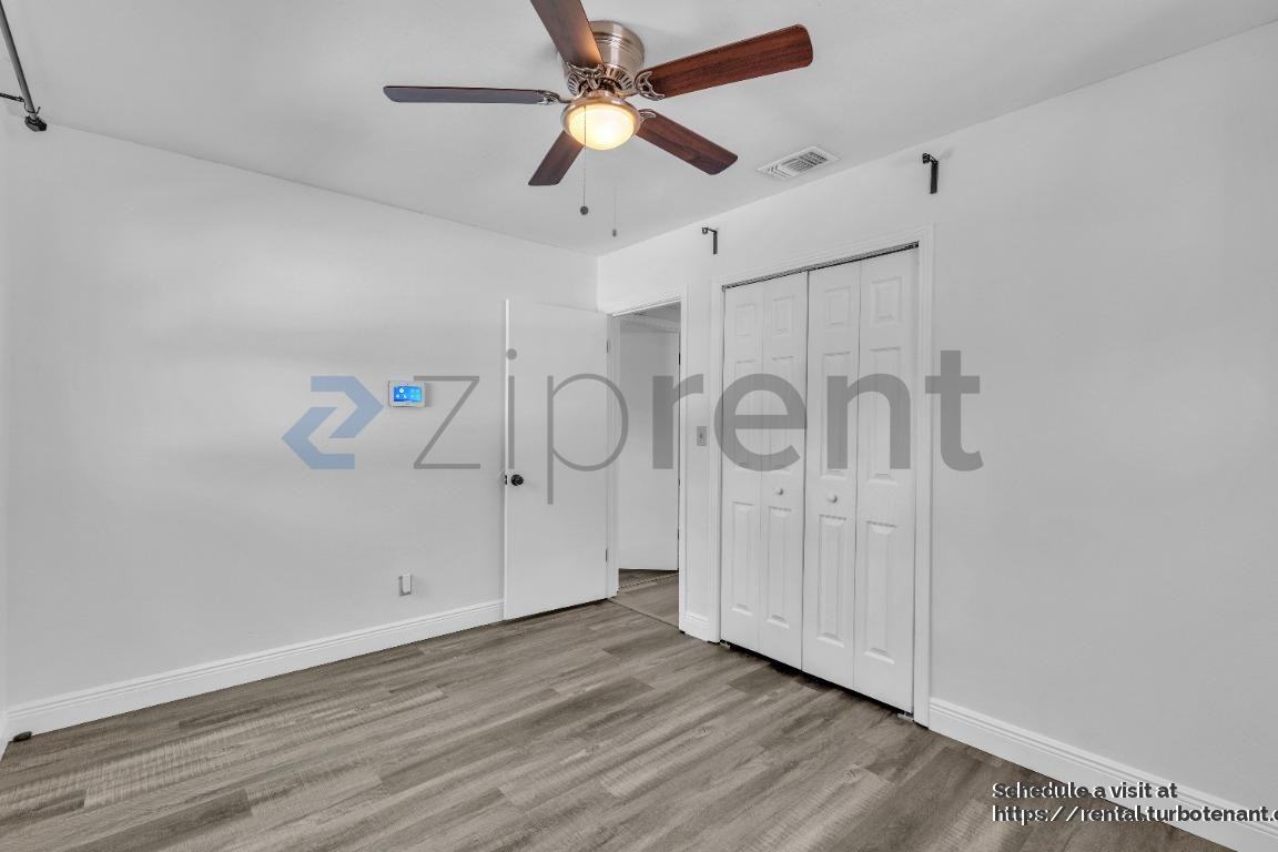 3321 W Iowa Ave - Photo 6 of 23