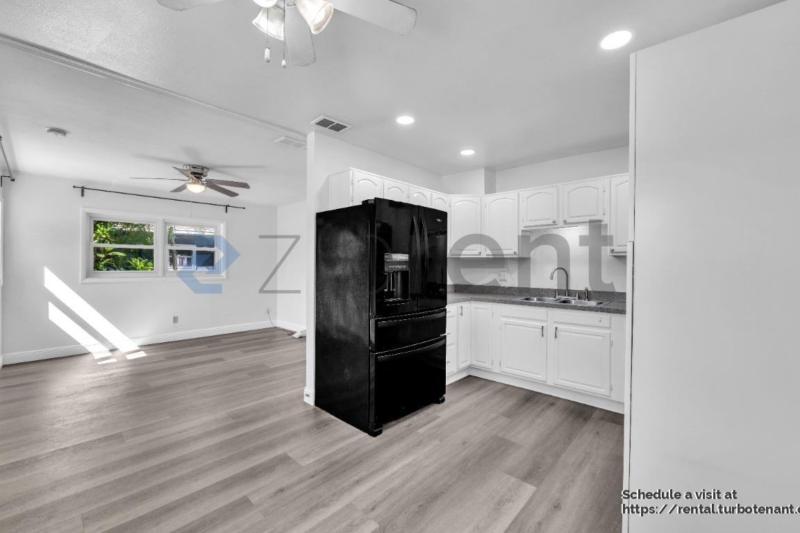 3321 W Iowa Ave - Photo 7 of 23