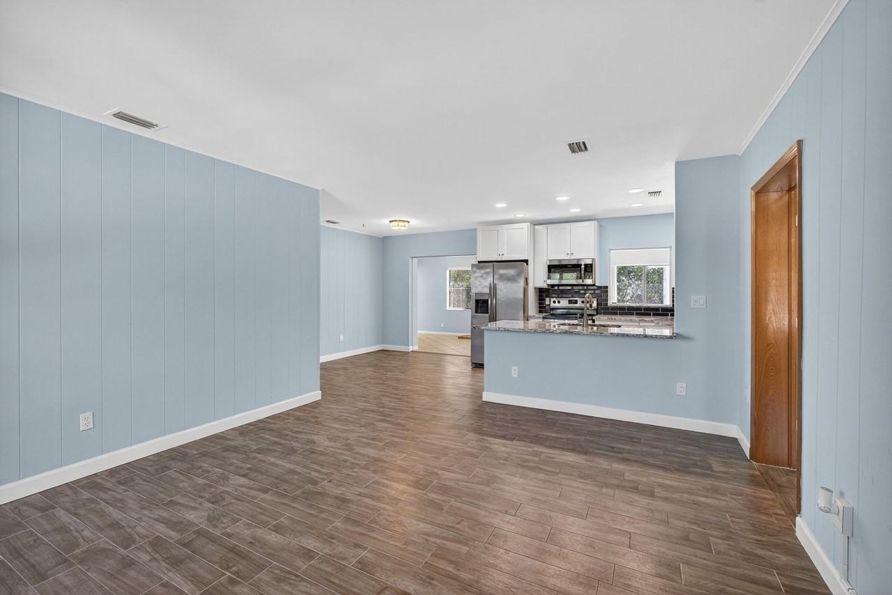 5408 Sioux Street - Photo 5 of 24