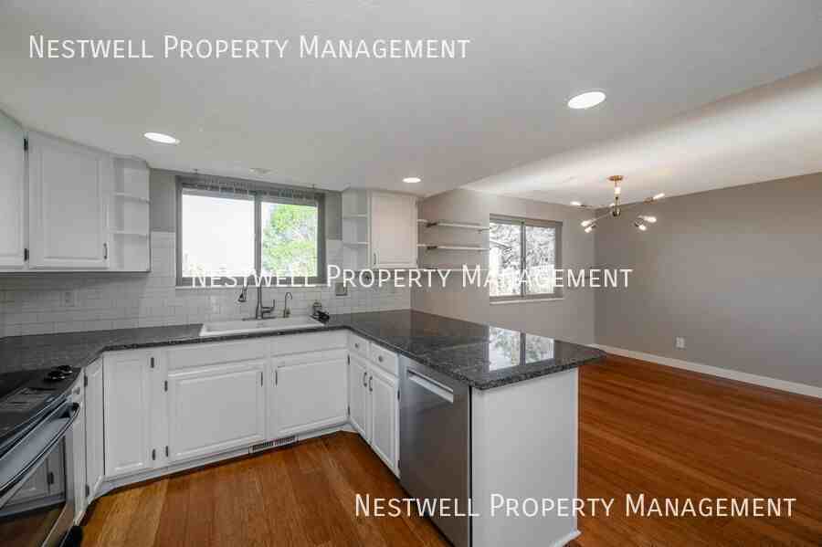 151 Bernice Way - Photo 4 of 35