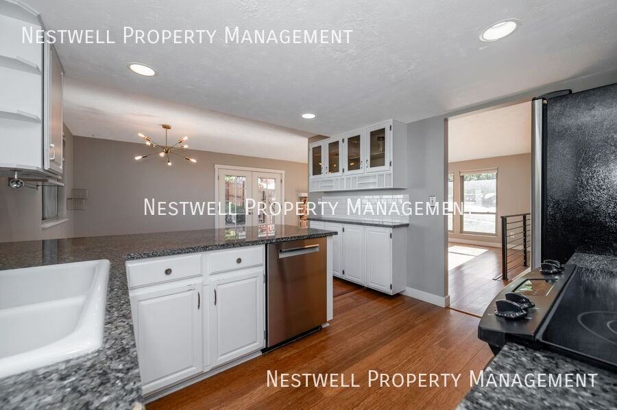 151 Bernice Way - Photo 5 of 35