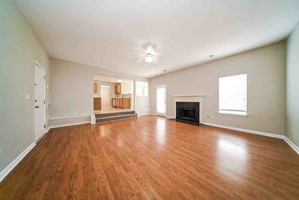 425 Canoga Ct - Photo 4 of 17