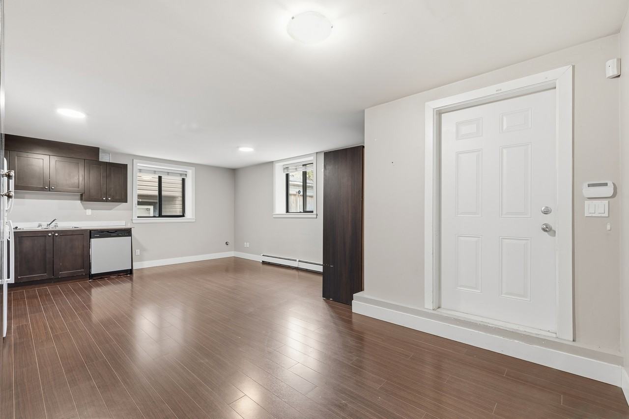 15118 58A Avenue - Photo 3 of 14