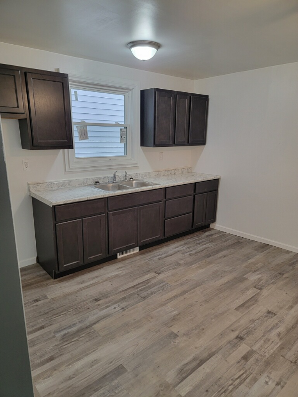 362 E Hill St - Photo 2 of 20