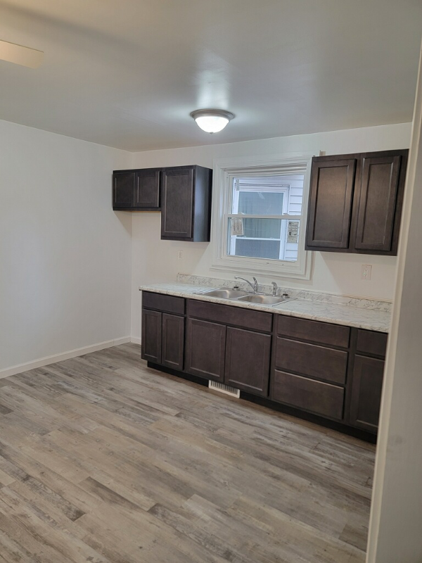 362 E Hill St - Photo 3 of 20