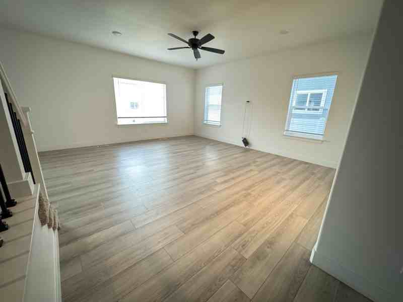 3718 N Browning St - Photo 6 of 11