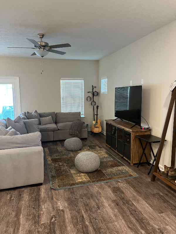 1839 Bethpage Dr - Photo 4 of 29