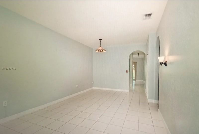 17720 Nw 67th Ave - Photo 7 of 7