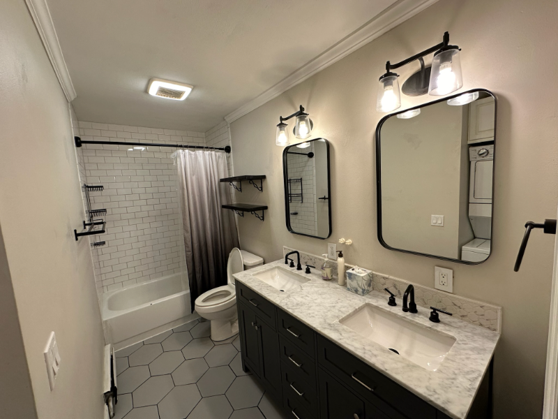 2712 Stout St #B - Photo 5 of 10