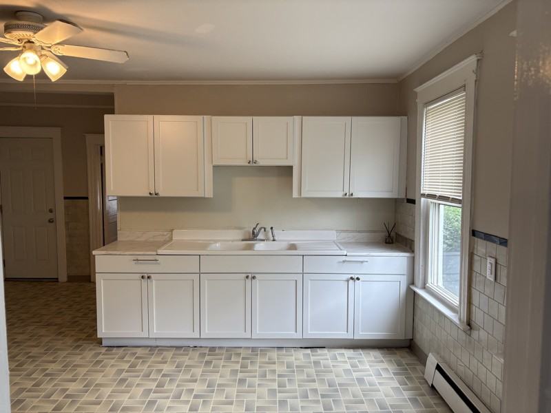 528 Stanley St #1 - Photo 2 of 11