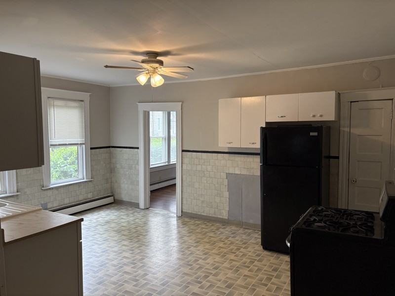 528 Stanley St #1 - Photo 3 of 11