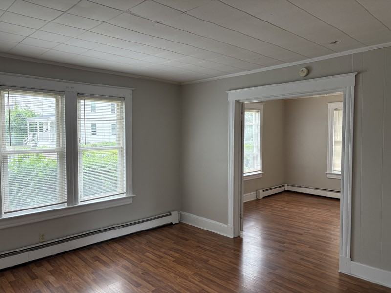 528 Stanley St #1 - Photo 6 of 11