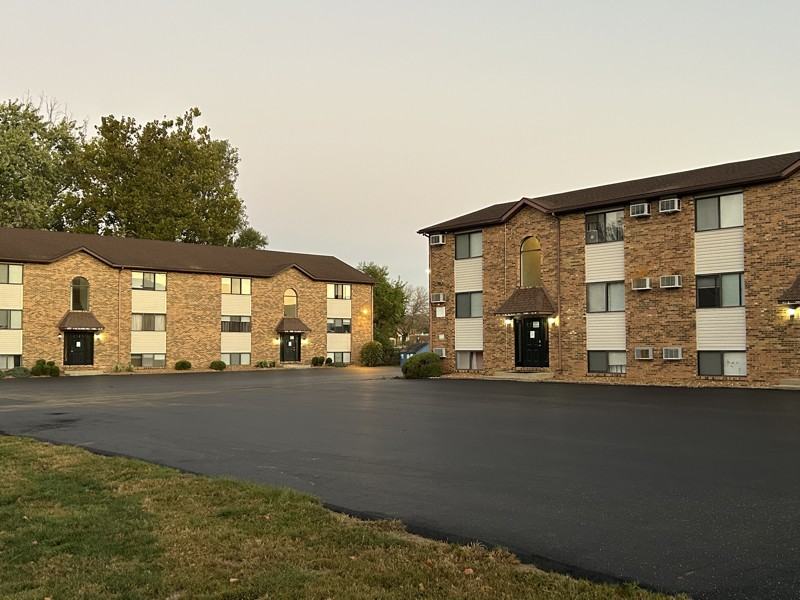 631 Vicksburg Dr - Photo 2 of 13