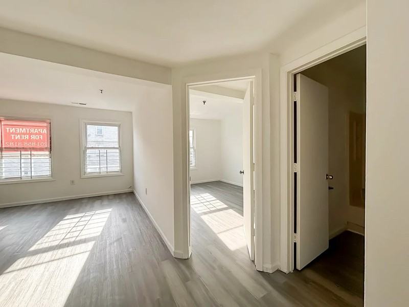 345 Washington St #D - Photo 3 of 5