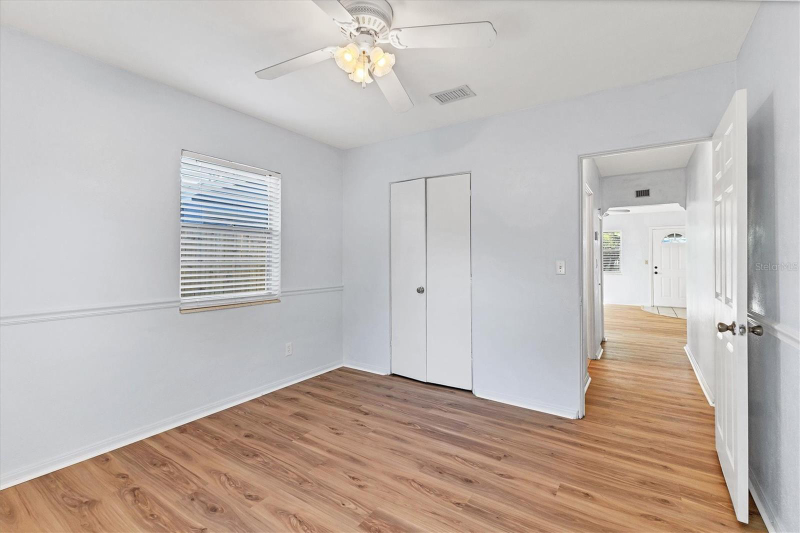 2803 10th Ave W - Photo 5 of 20