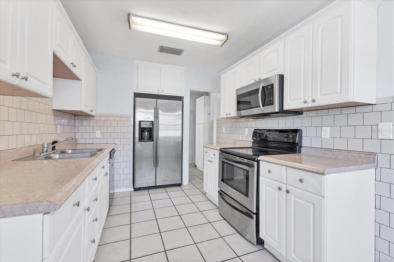 2803 10th Ave W - Photo 7 of 20