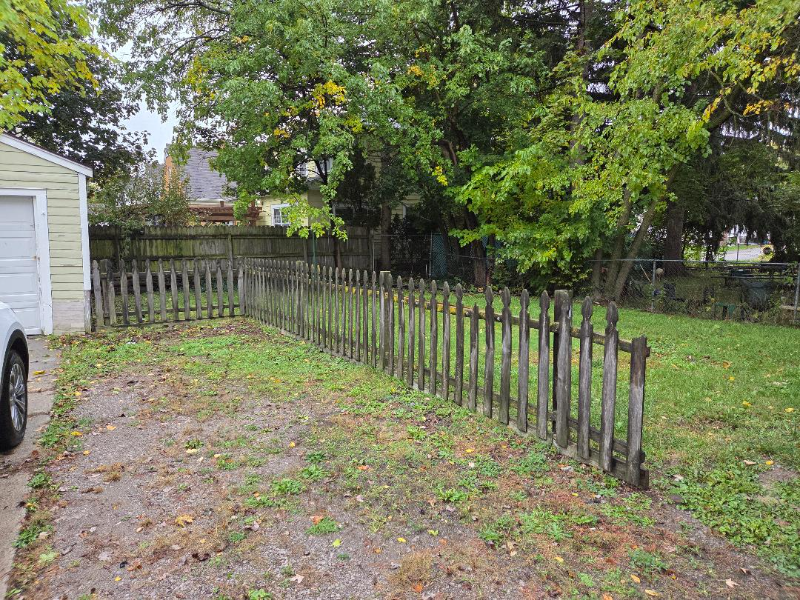 1917 Court St - Photo 2 of 9