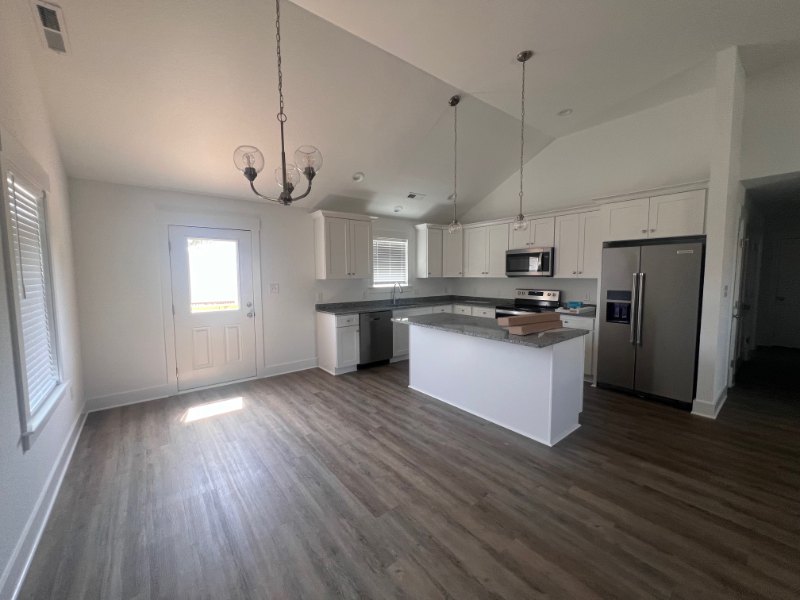 302 Indian Drive - Photo 5 of 17