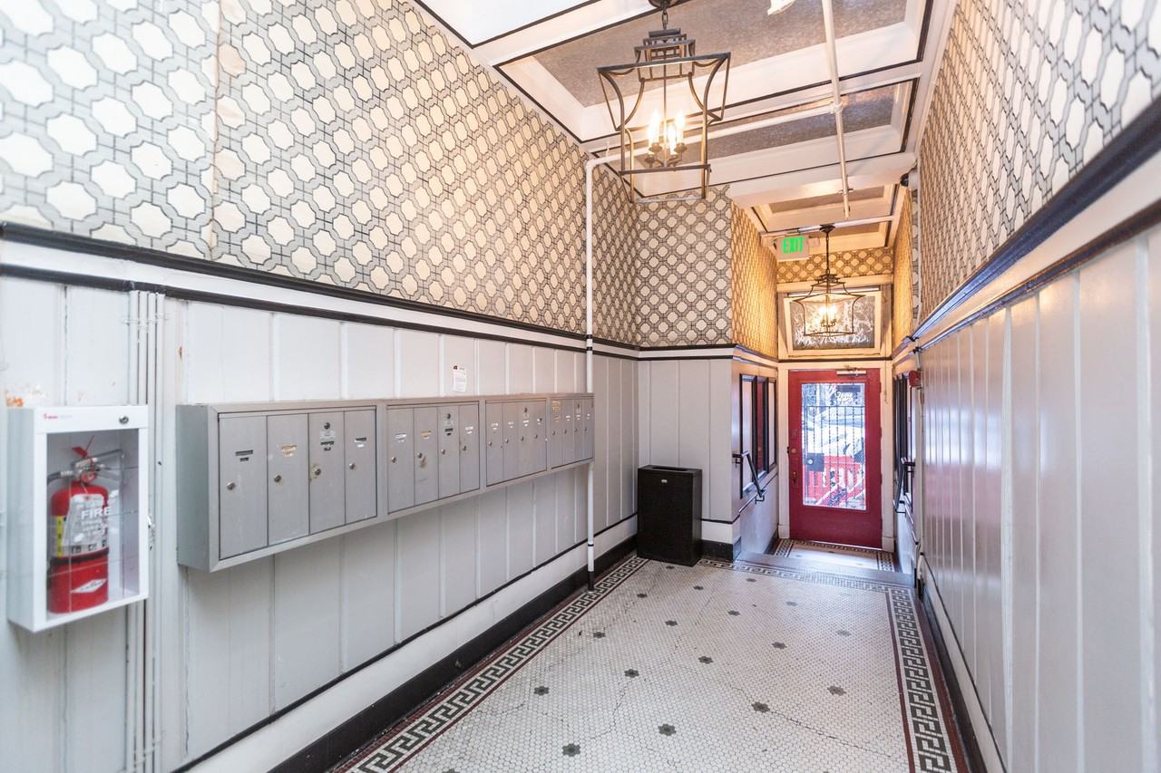 1424 Polk - Photo 3 of 4