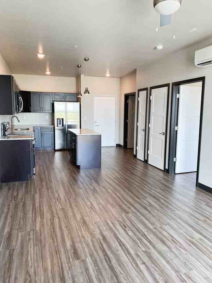 The New York - Photo 6 of 35