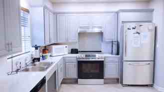 4121 W Mcdowell Rd - Photo 1 of 1