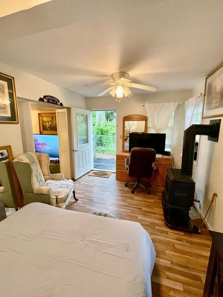 429 W Lawrence St #NA - Photo 3 of 22