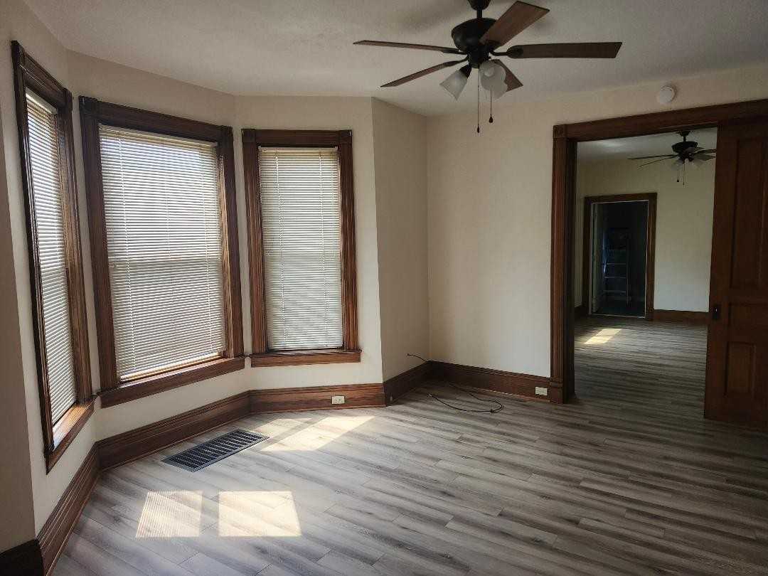 312 W 31st St #1stFL - Photo 4 of 10