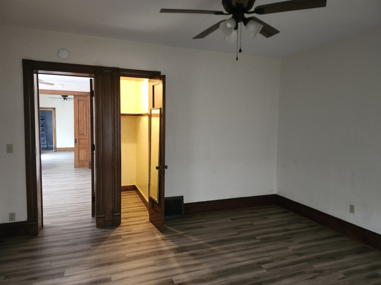 312 W 31st St #1stFL - Photo 5 of 10