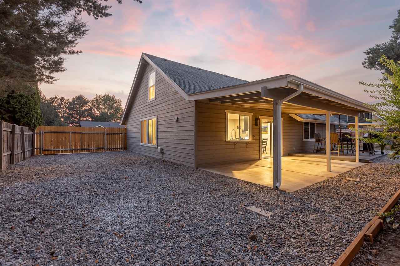 714 N Beachwood St #NA - Photo 2 of 44