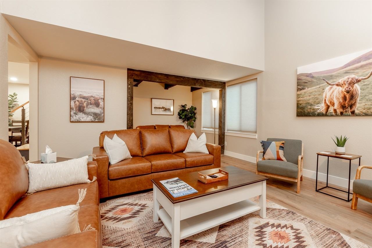 714 N Beachwood St #NA - Photo 5 of 44