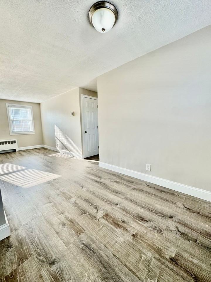 Shawomet Gardens Apartments - Photo 3 of 29