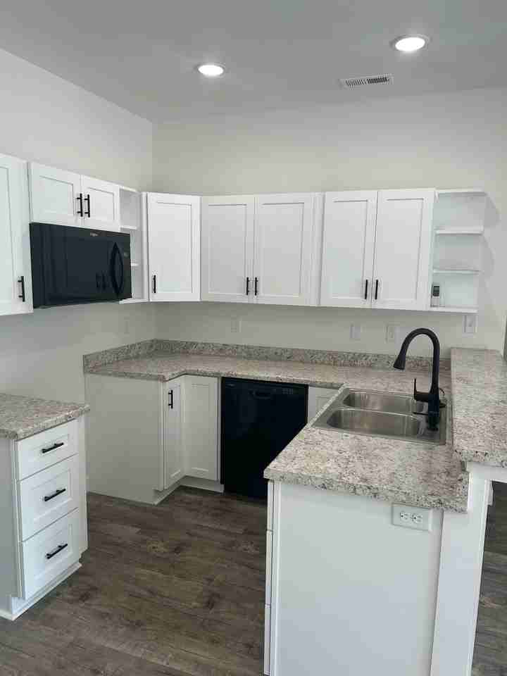 585 Panich St Unit A #NA - Photo 4 of 20