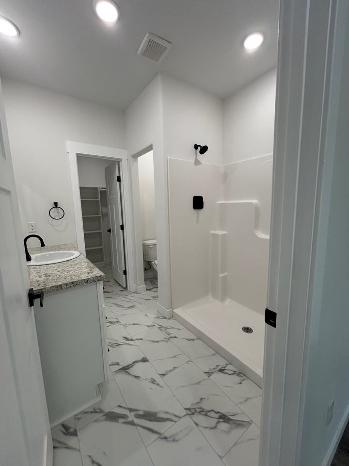585 Panich St Unit A #NA - Photo 5 of 20