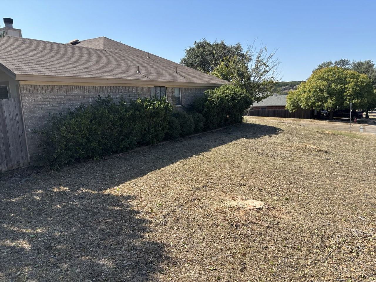 1312 Leader Dr - Photo 2 of 12