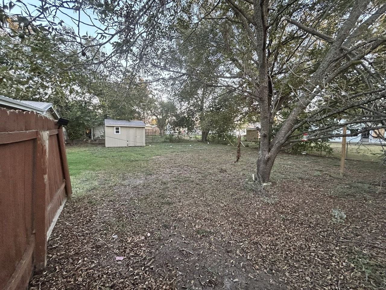 1312 Leader Dr - Photo 4 of 12