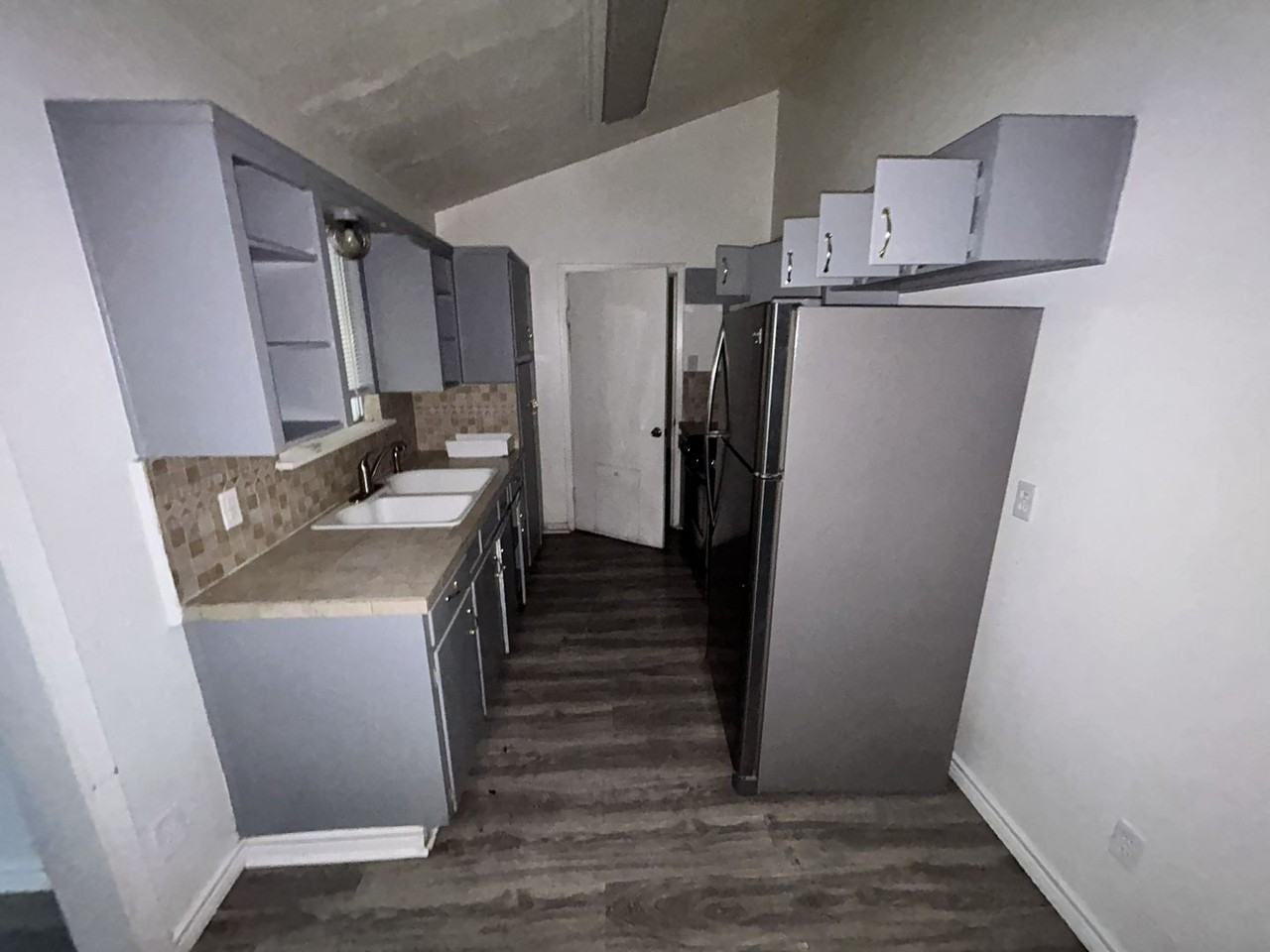 1312 Leader Dr - Photo 6 of 12