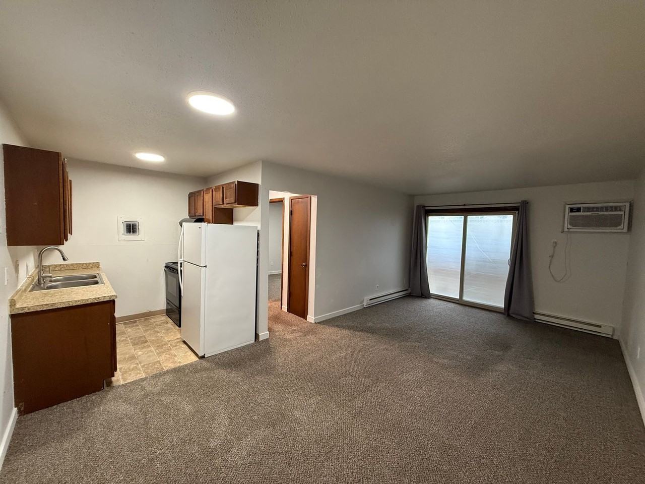 Crossroad Apartments - Photo 3 of 20