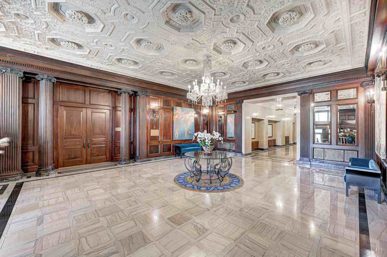 350 North Meridian Street #304 - Photo 4 of 38