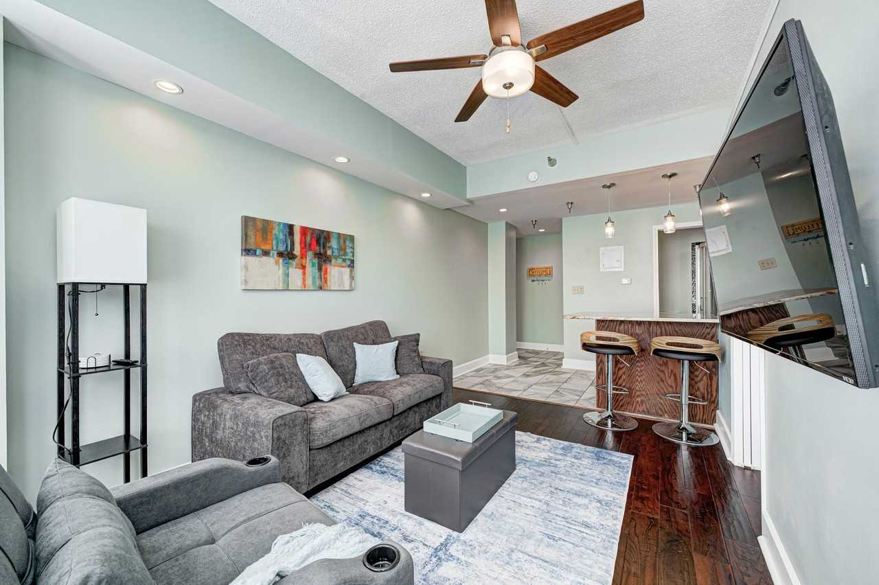 230 E 9th St #401 - Photo 7 of 22
