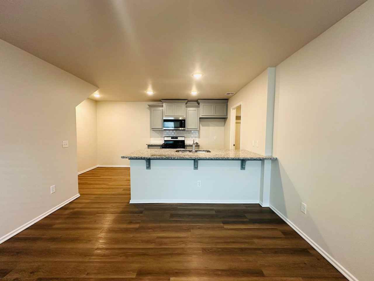 10810 Nw 119th Pl - Photo 6 of 38